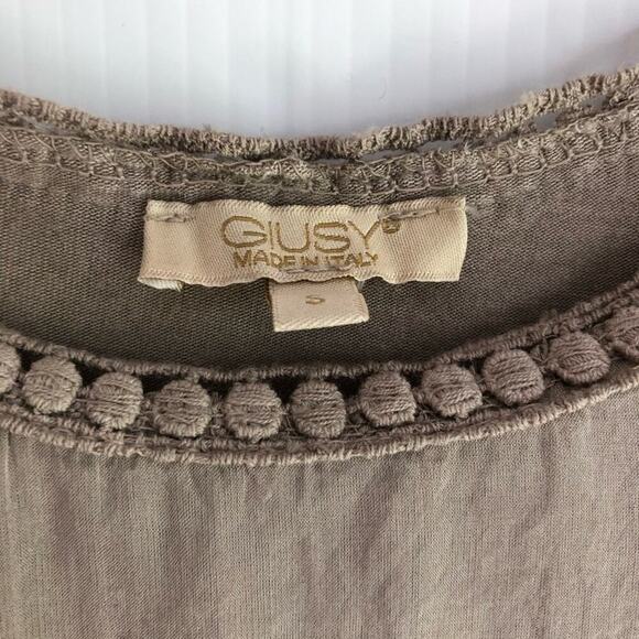 Guisy 100% silk top with crocheted details size small beige made in Italy - Picture 2 of 11
